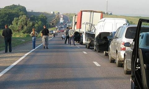 Запорожские трассы перегружены автомобилями