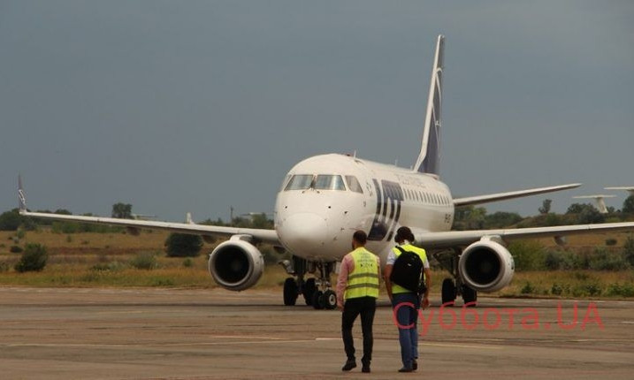 В запорожском аэропорту ЧП: Из самолета эвакуировали пассажиров