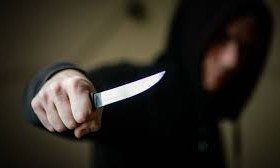 В Запорожье за девушкой гнался мужчина с ножом