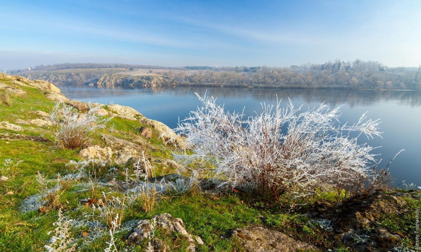 Запорожский фотохудожник показал морозное утро на Хортице (ФОТО)