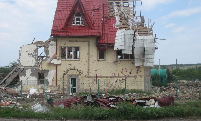 Сплошные руины: Запорожец поделился эксклюзивными фото Лисичанска