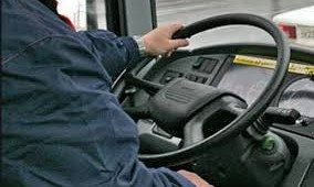 Конфликт на дороге: В Запорожской области водитель микроавтобуса накинулся на пенсионера