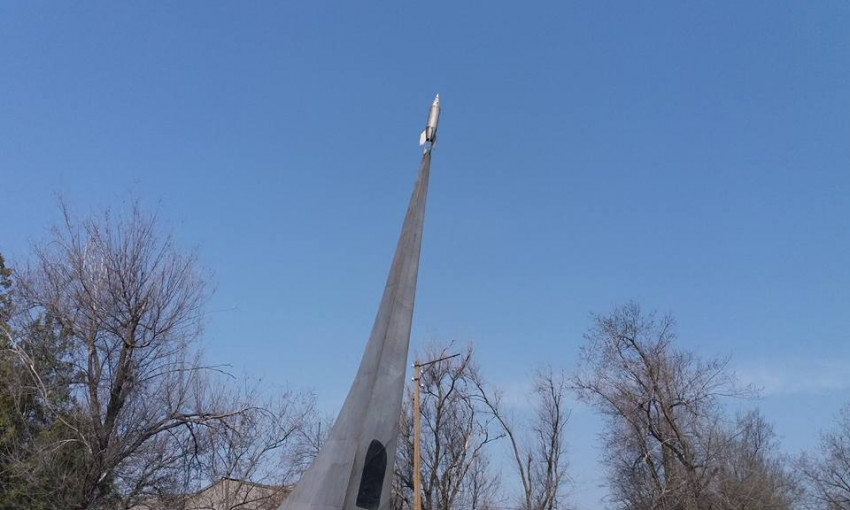Запорожанка опубликовала фото необычного памятника