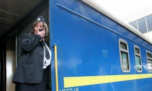 "Укрзализныця" ко Дню Конституции добавила больше поездов