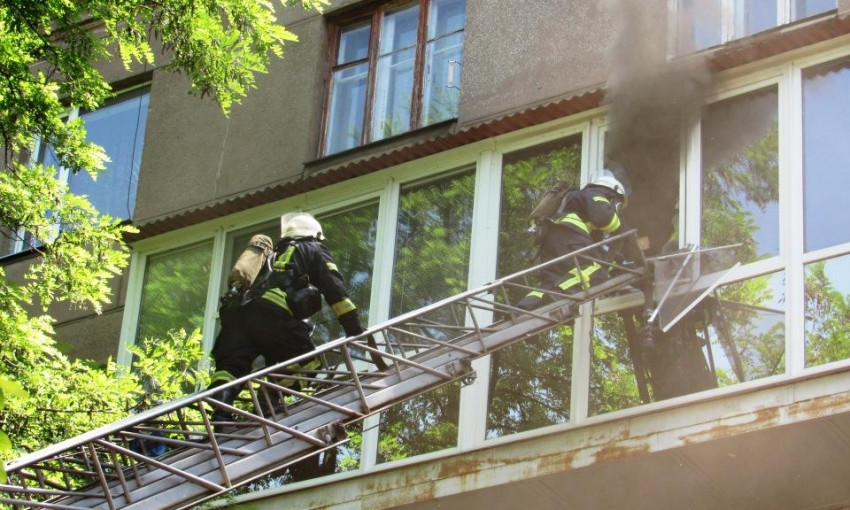 В центре Запорожья из-за принтера произошел пожар (ФОТО)