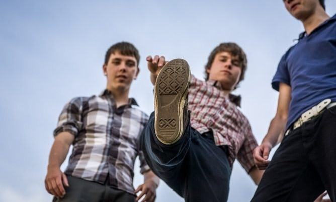 В Запорожье двое подростков напали на школьника