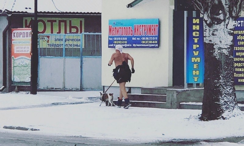 В сети появилось фото необычной зимней пробежки