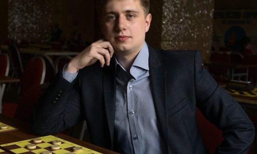 Запорожец стал чемпионом мира по шашкам