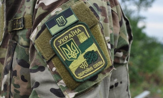 Запорожские чиновники продолжают поддерживать военнослужащих