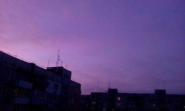 "Ванильное" небо запечатлели сегодня в Запорожье