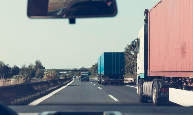 На запорожских трассах вводят ограничение передвижения большегрузов (ФОТО)