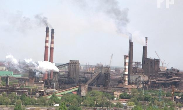 Жители Вознесеновского района дышат фенолом и пылью.