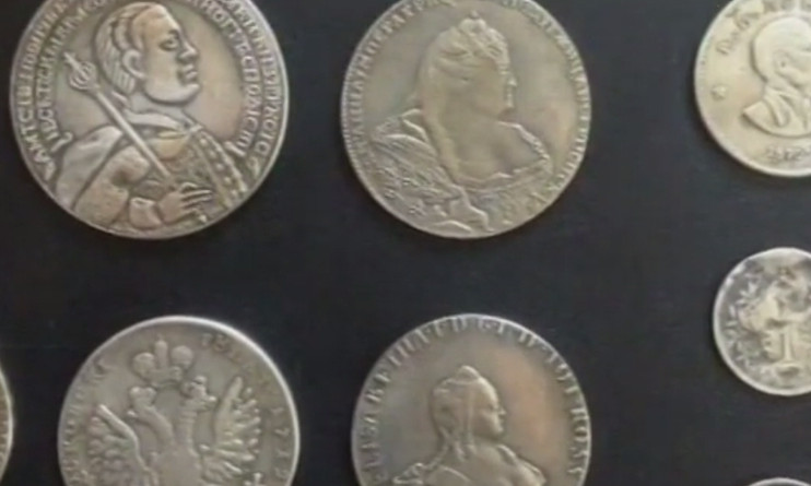 Запорожские таможенники задержали нарушителя, который пытался вывезти старинные монеты