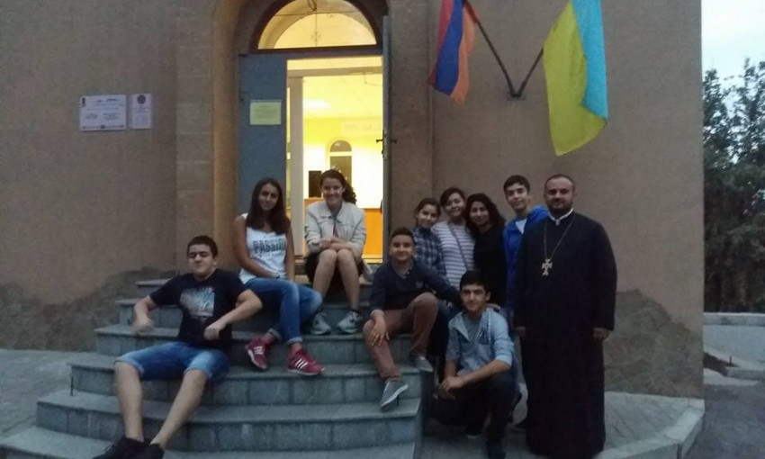 В Армянской церкви Запорожья дети отдыхали и занимались творчеством