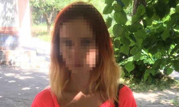 В Запорожье задержали девушку, которая делала "закладки" (ФОТО)