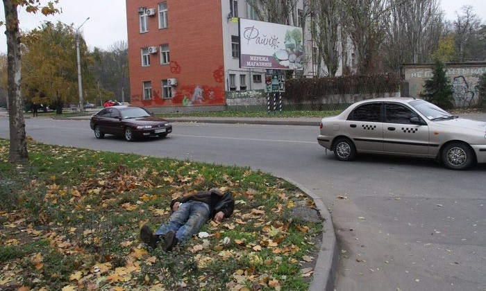 В Запорожской области на улице умер бездомный (ФОТО)