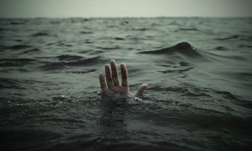 Под Мелитополем в оросительном канале утонули два подростка