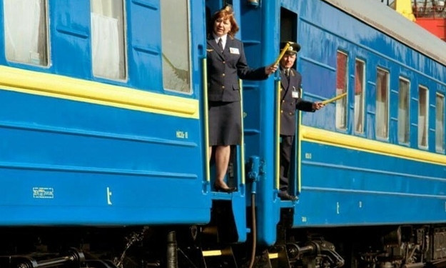 Из-за ремонтных работ "Укрзализныця" изменит график и маршруты поездов на Киев