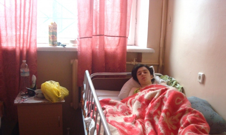 Запорожские врачи издеваются над девушкой, у которой нет средств на лечение (ФОТО)