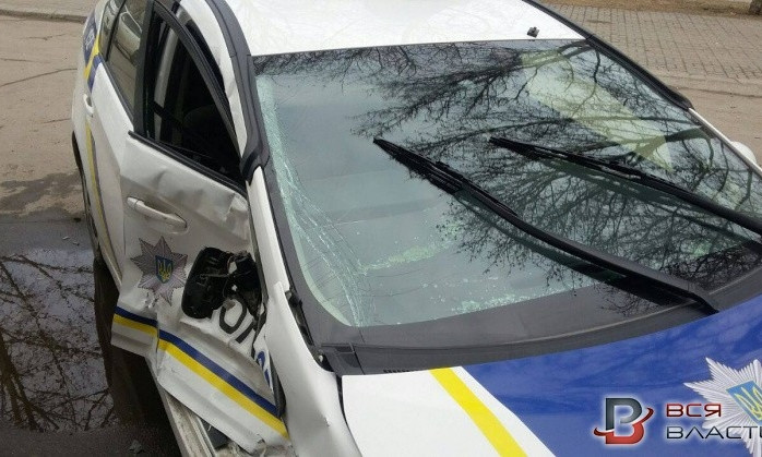 Опубликованы фото сегодняшней аварии с полицейским "Приусом"