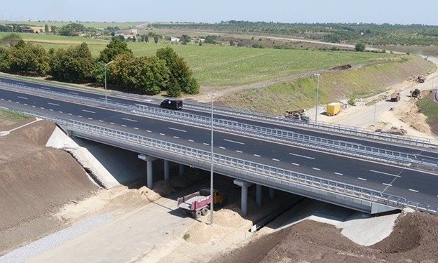 На трассе "Днепр-Запорожье" открыли новый мост (ФОТО)