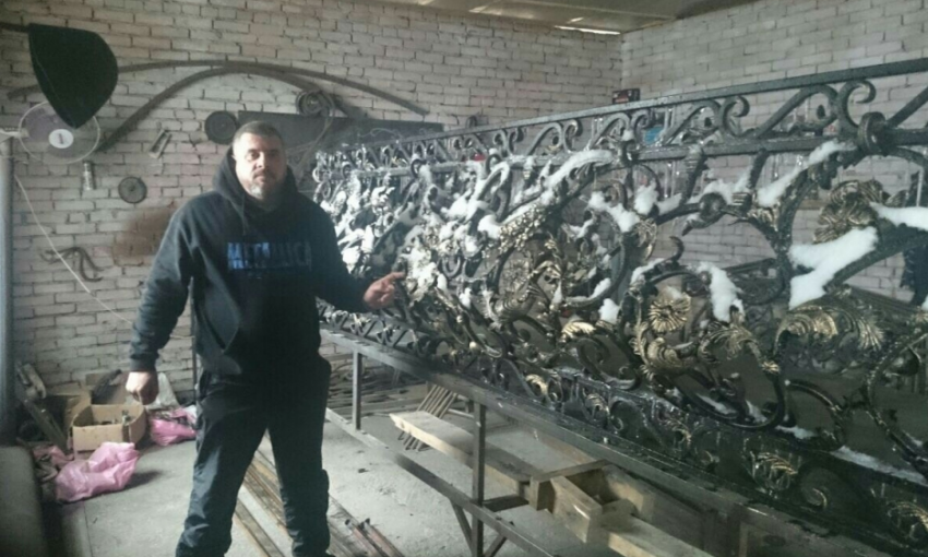 Работы кузнеца из Запорожской области украшают дом Александра Лукашенко (ФОТО)