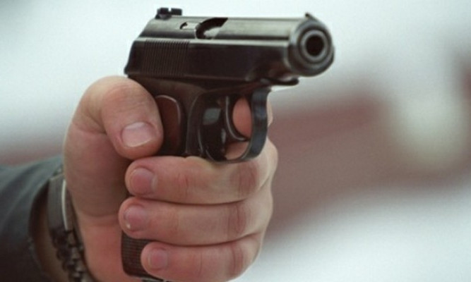 Вооруженный запорожец угрожал стрельбой в жилом доме