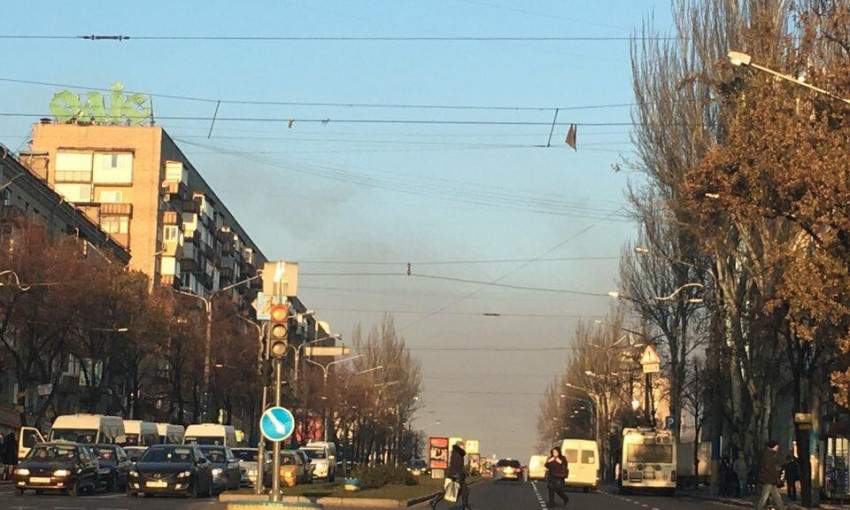 Запорожье накрыло облако черного смога (ФОТО)