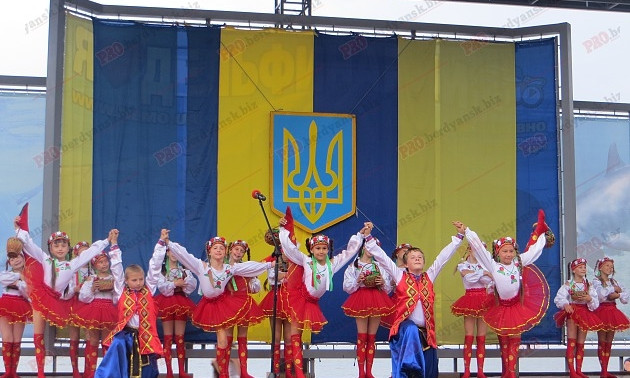 20-тилетие Конституции Украины Бердянск отметил праздничным концертом