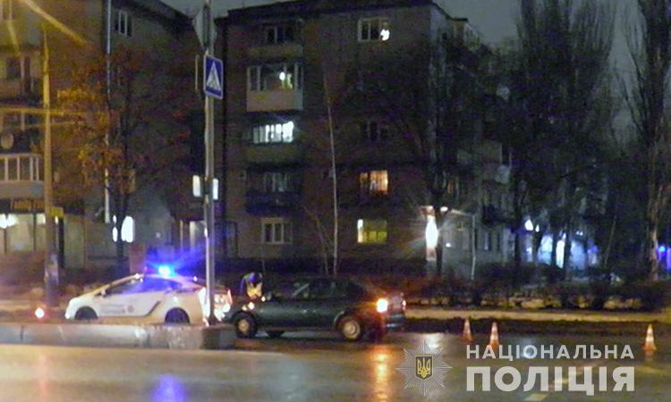 В Запорожье "Опель" на пешеходном переходе сбил двух женщин (ФОТО)