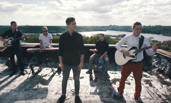 Запорожская группа сняла клип на фоне панорамы города (ВИДЕО)