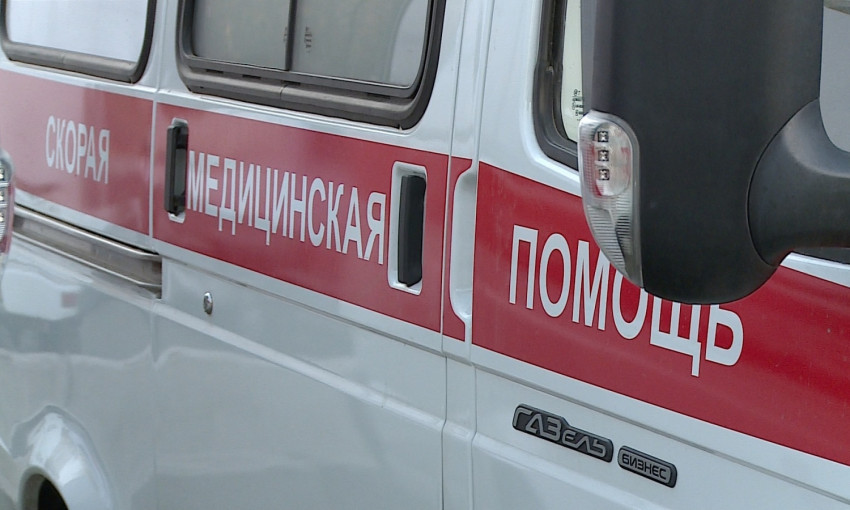 В центре Мелитополя иномарка протаранила машину скорой помощи