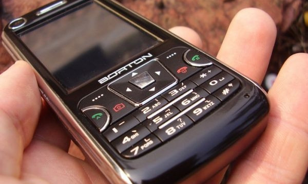 "Удачно зашел": В Запорожье мужчина украл телефоны во время застолья