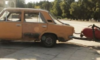 Запорожский «кулибин» заставил свой автомобиль ездить на дровах