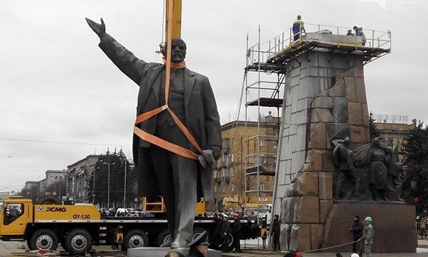Запорожцы поддержали сохранение памятника Ленину