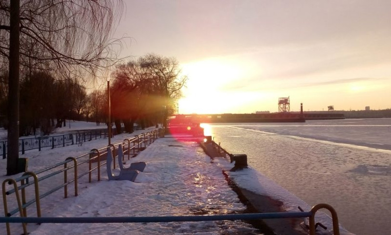 Фото дня: Атмосферный закат в Запорожье