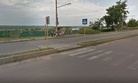 В Запорожье таксист сбил девушку, привез ее в больницу и исчез
