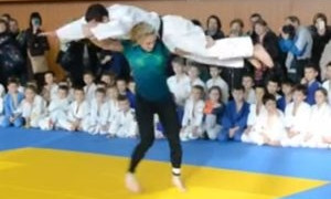 Запорожские спортсмены объединили дзюдо и танец