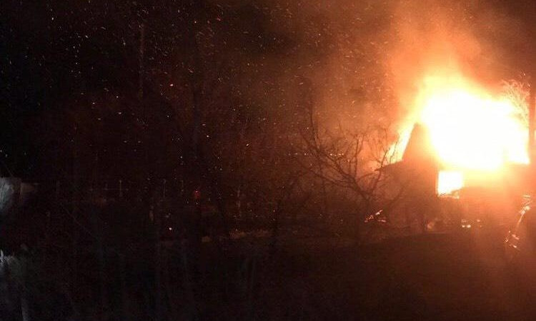 В Запорожской области горел двухэтажный дом (ФОТО)