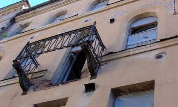 Запорожанка рухнула вместе с балконом (ФОТО)