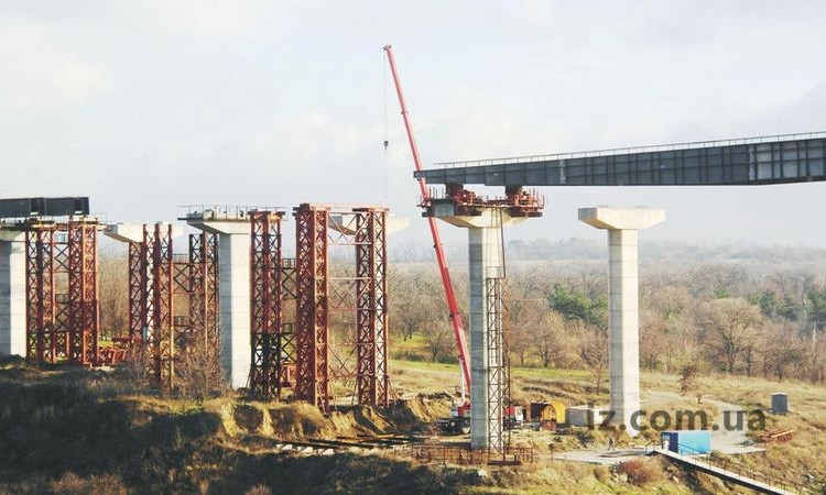 На запорожские мосты возвращаются рабочие (ФОТО)