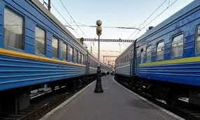 "Укрзализныця" не спешит открывать продажу билетов на дополнительные рейсы