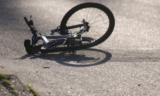 Сбили велосипедиста. Полиция не может установить личность пострадавшего