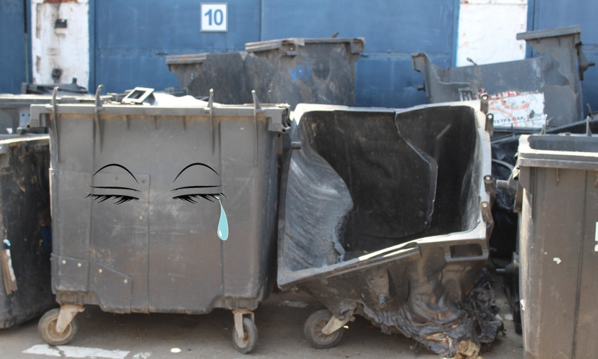 В Запорожье массово сожгли мусорные контейнеры (ФОТО)