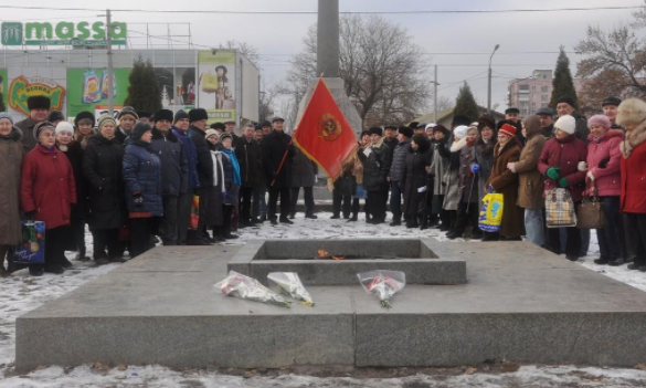 Очередной флешмоб: Запорожцы отметили день рождения Советского Союза