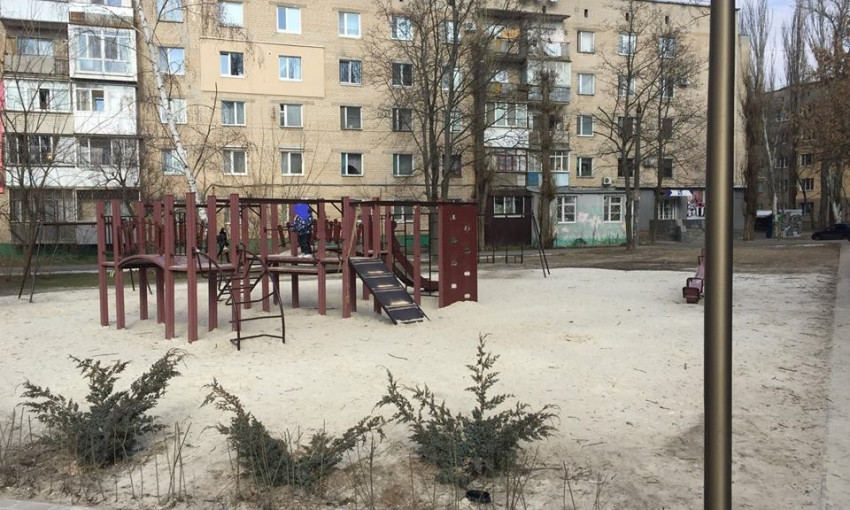 Шокирующая находка: на детской площадке обнаружили человеческие останки. ФОТО