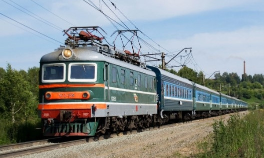 Трагедия: В Запорожье женщина бросилась под поезд