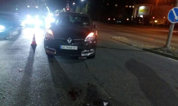 В Запорожье иномарка сбила человека на пешеходном переходе (ФОТО)