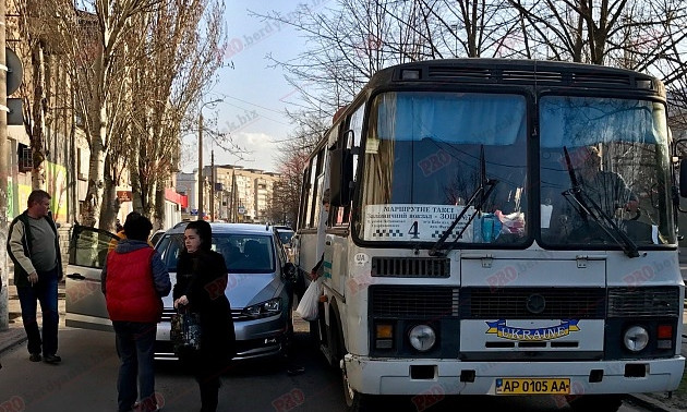 Видео: в Запорожской области ДТП с автобусом 