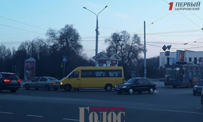 На бульваре Шевченко в ДТП попала маршрутка (ФОТО)